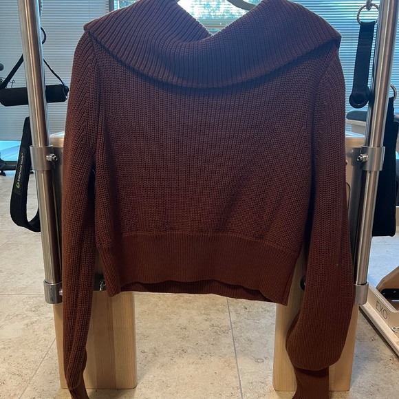 Varley Sweater - Picture 7 of 7